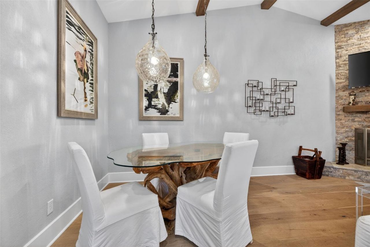 978 San Carlos Court Ne, Saint Petersburg, FL 33702 Photo