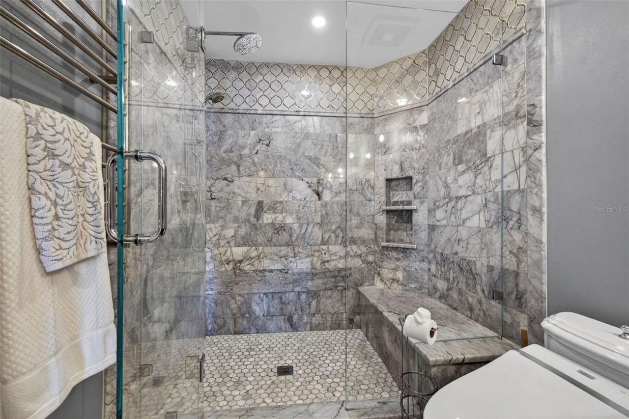 978 San Carlos Court Ne, Saint Petersburg, FL 33702 Photo