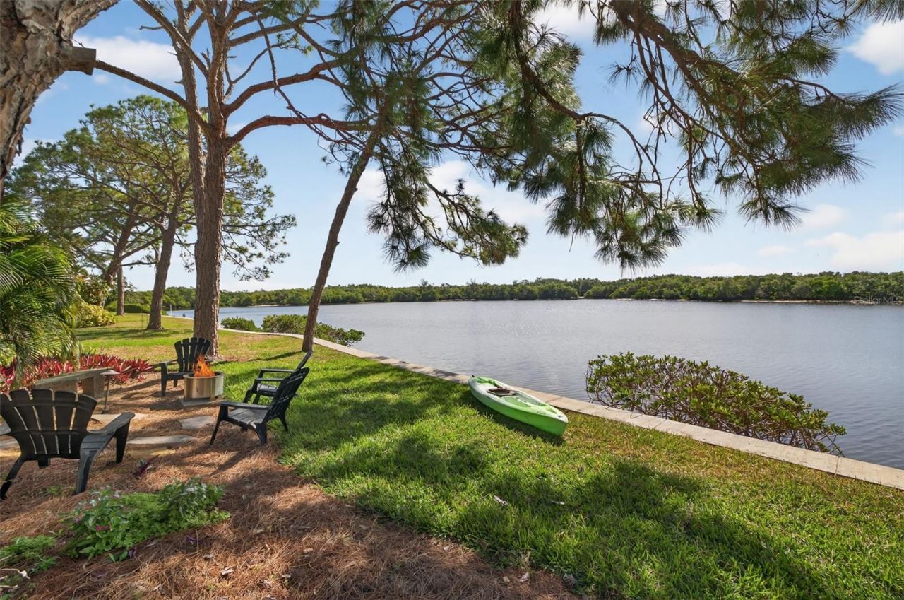 978 San Carlos Court Ne, Saint Petersburg, FL 33702 Photo