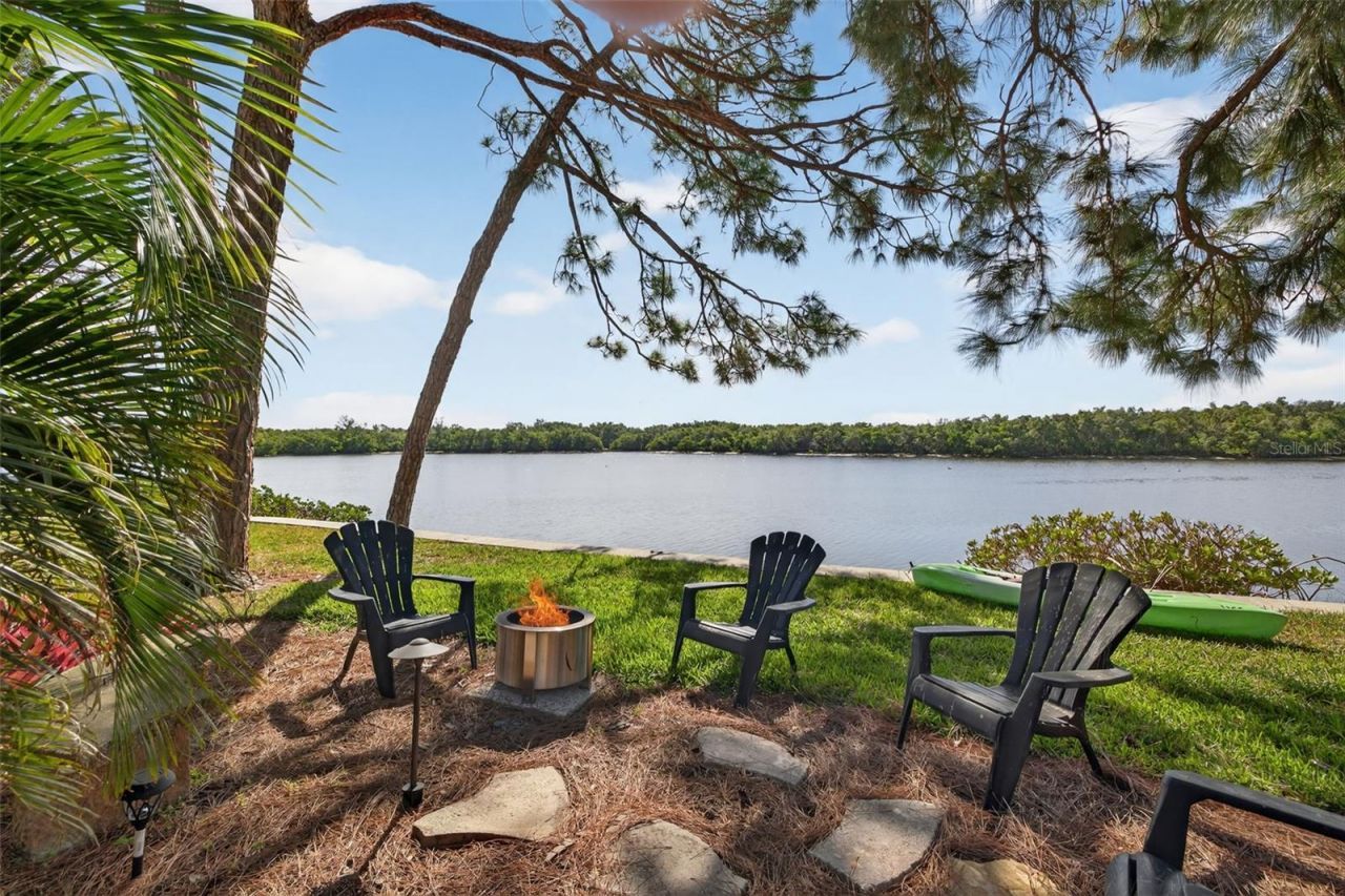 978 San Carlos Court Ne, Saint Petersburg, FL 33702 Photo