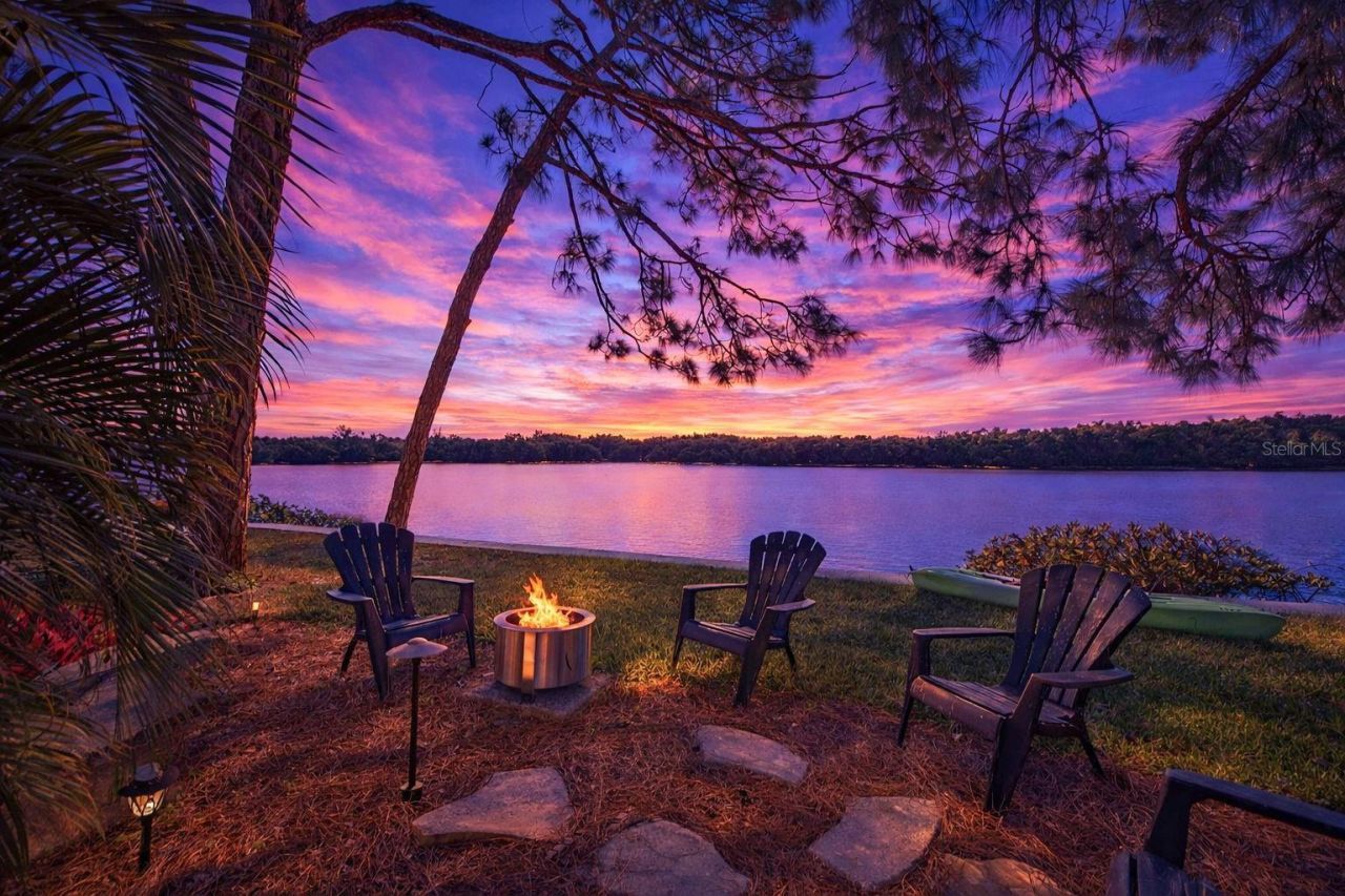 978 San Carlos Court Ne, Saint Petersburg, FL 33702 Photo