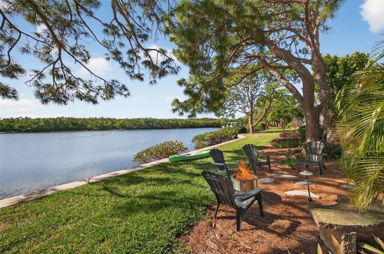 978 San Carlos Court Ne, Saint Petersburg, FL 33702 Photo