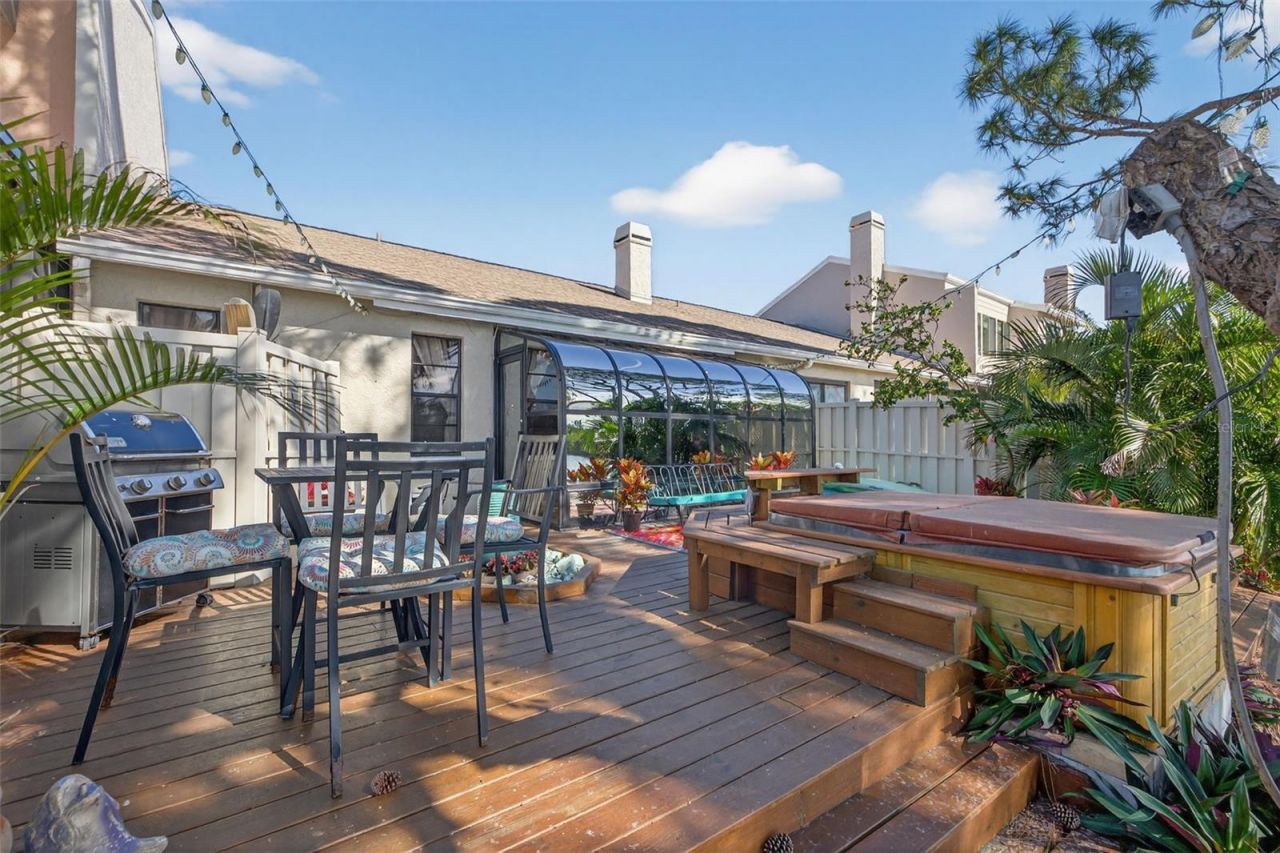 978 San Carlos Court Ne, Saint Petersburg, FL 33702 Photo