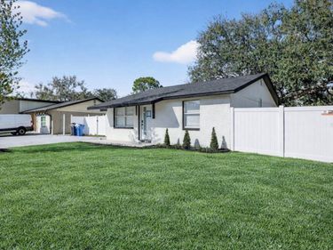 10111 PINE TRAILS COURT, TAMPA, FL 33615