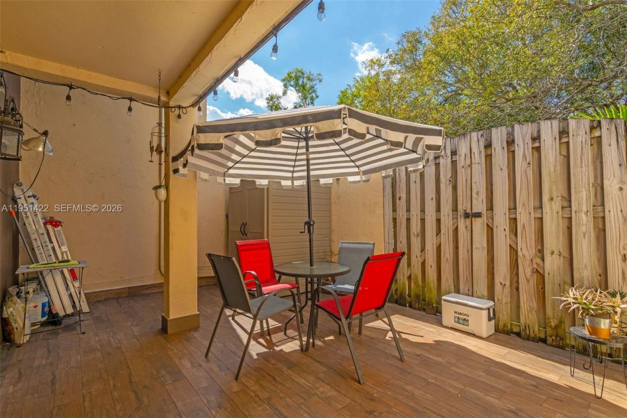 1210 NW 99th Ave, Unit 66, Pembroke Pines, FL 33024 Photo