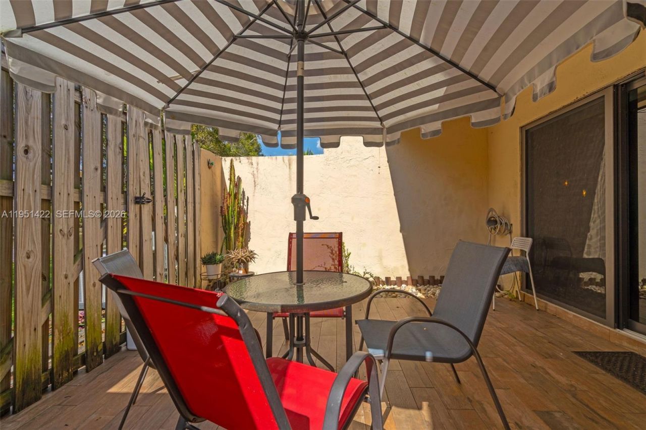 1210 NW 99th Ave, Unit 66, Pembroke Pines, FL 33024 Photo