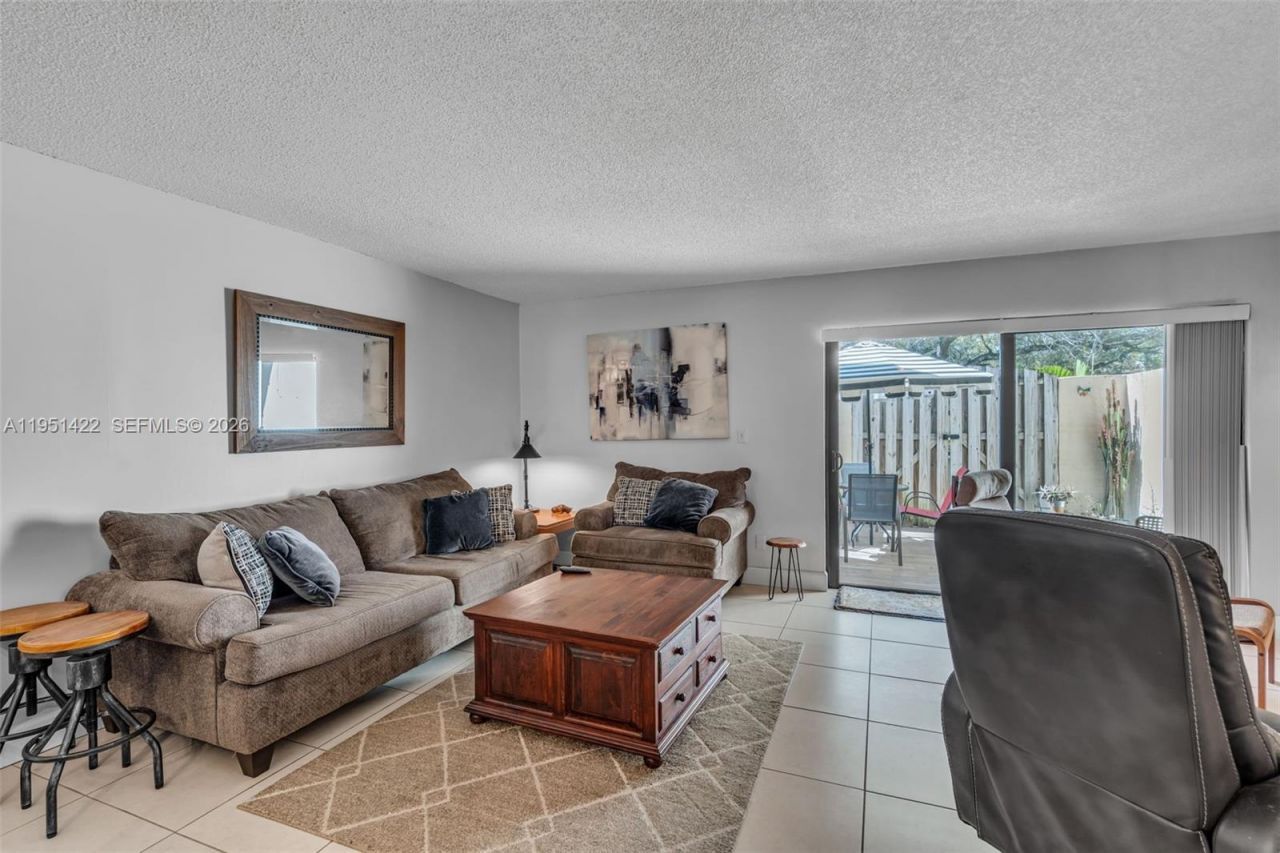 1210 NW 99th Ave, Unit 66, Pembroke Pines, FL 33024 Photo