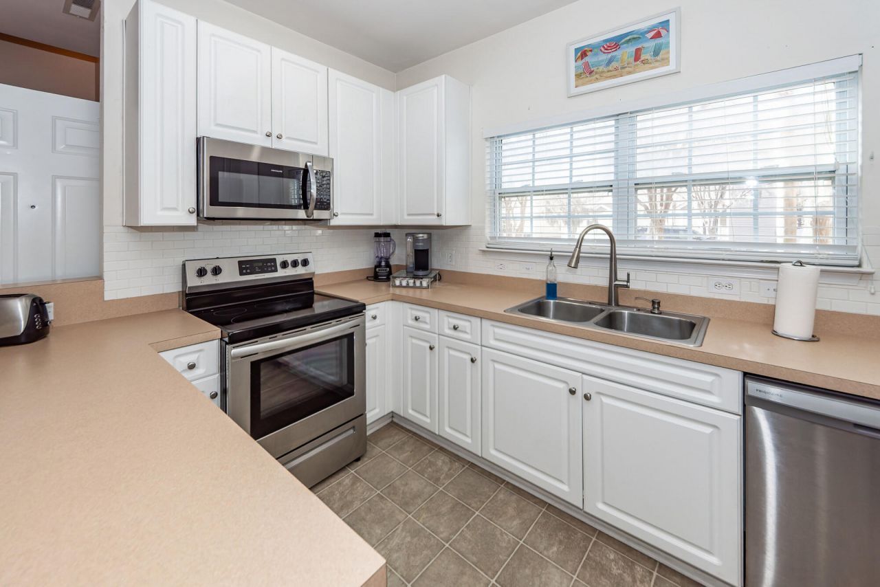 4020 Babbitt Street Photo 8