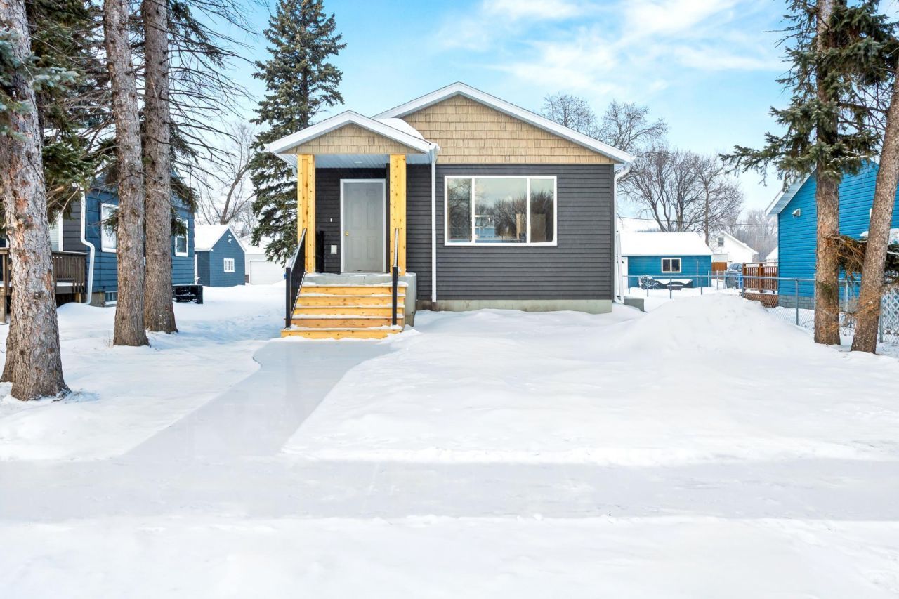 1613 5th Avenue S, Fargo, ND 58103 Main Photo