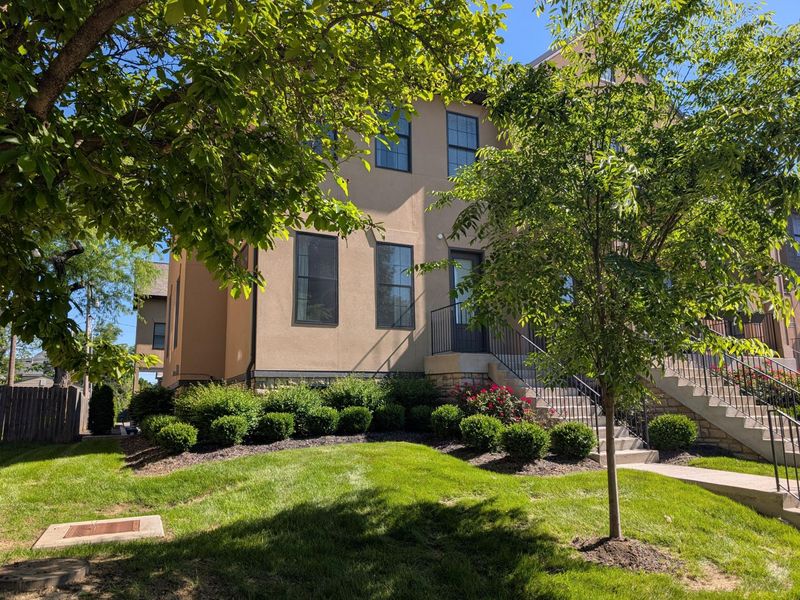 1068 Bryden Road, Unit I, Columbus, OH 43205 Photo 3