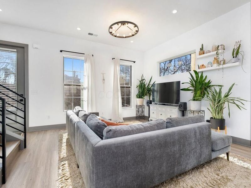 1068 Bryden Road, Unit I, Columbus, OH 43205 Photo 8