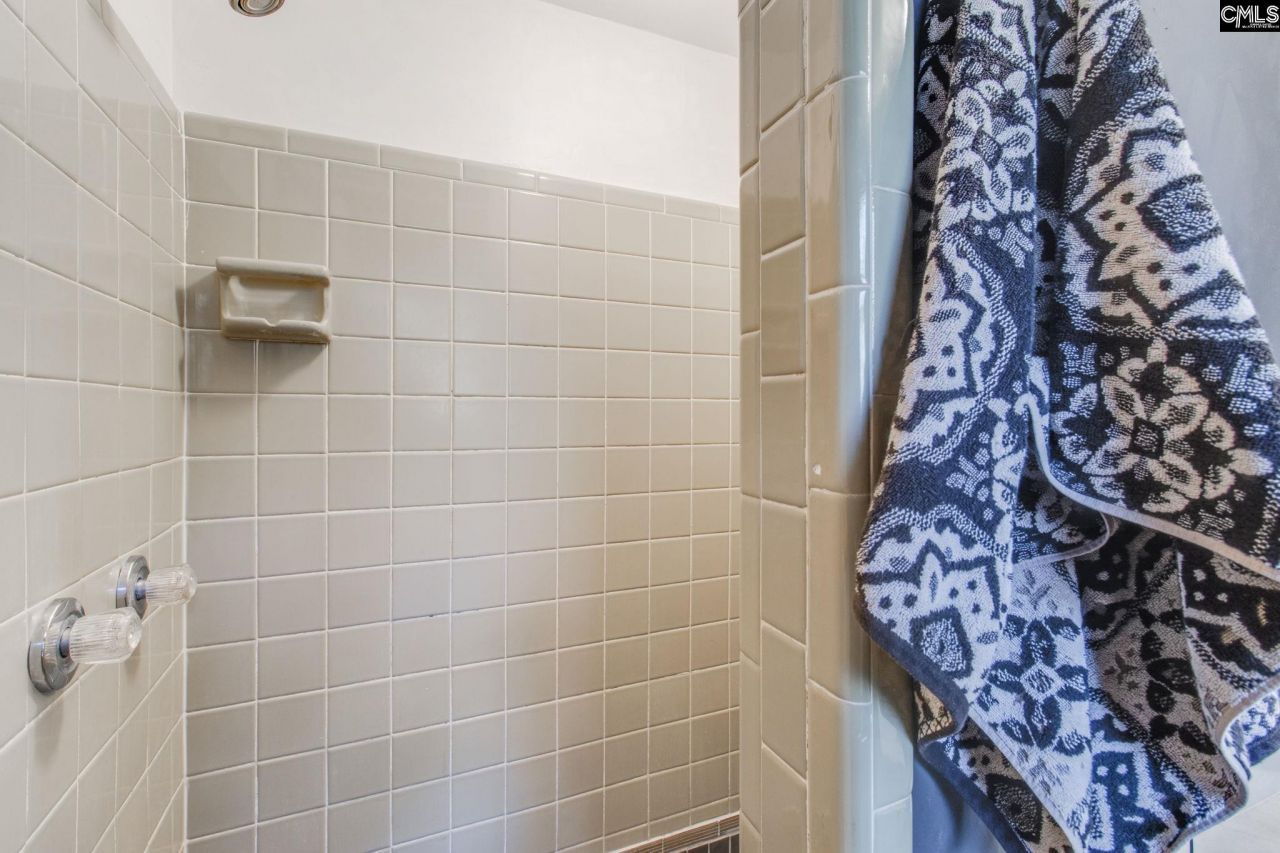 120 Spartan Drive  Photo 23