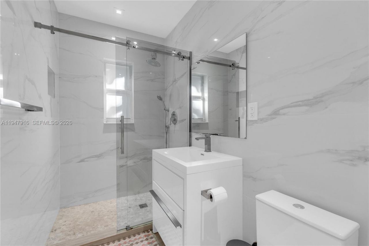 760 NE 115th St, Biscayne Park, FL 33161 Photo