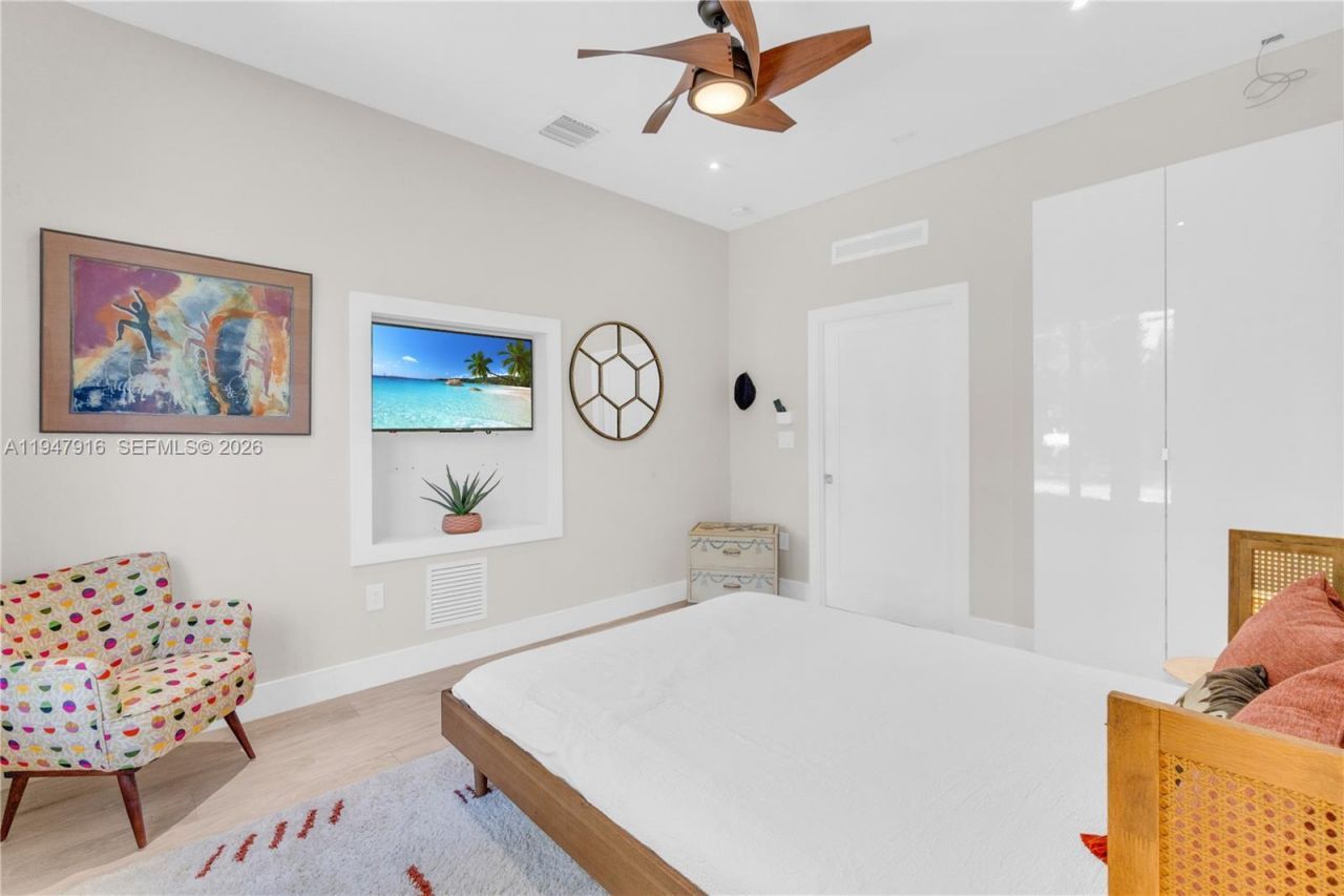 760 NE 115th St, Biscayne Park, FL 33161 Photo