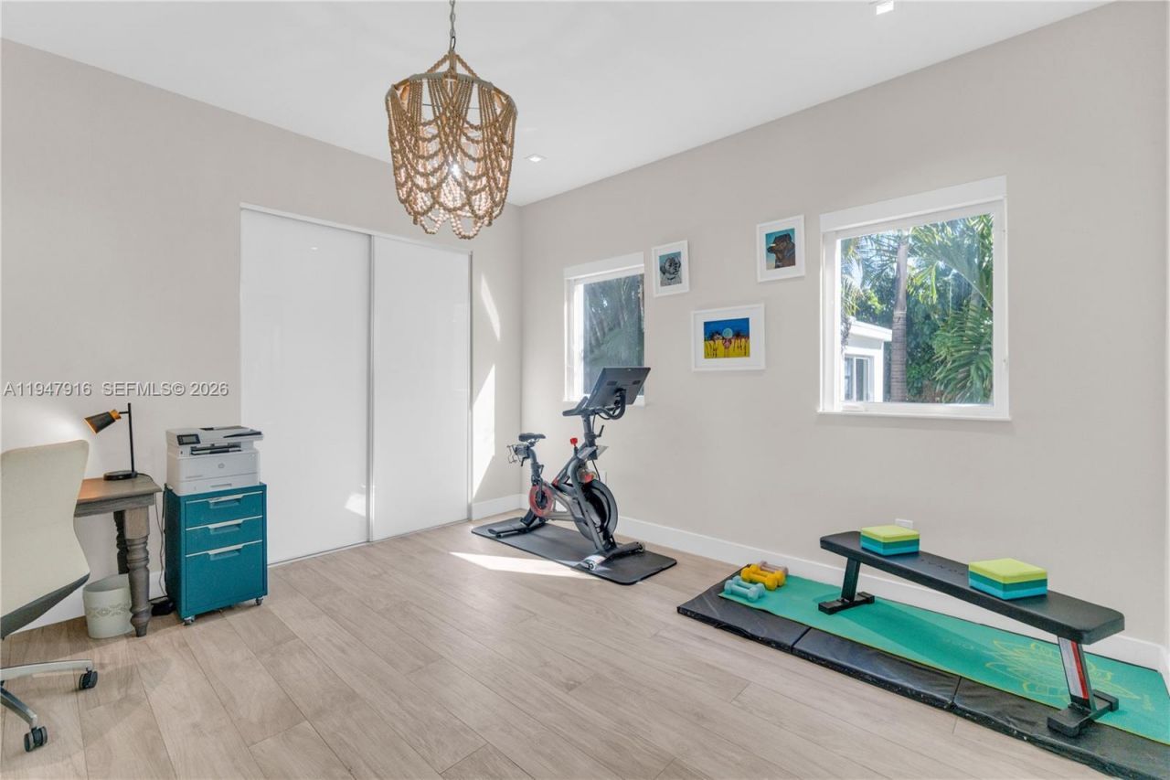 760 NE 115th St, Biscayne Park, FL 33161 Photo