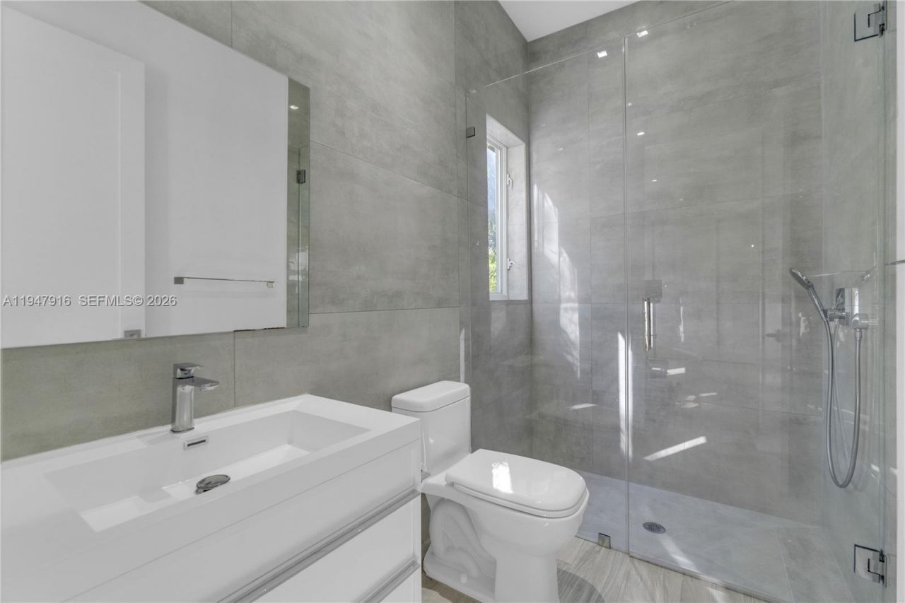 760 NE 115th St, Biscayne Park, FL 33161 Photo