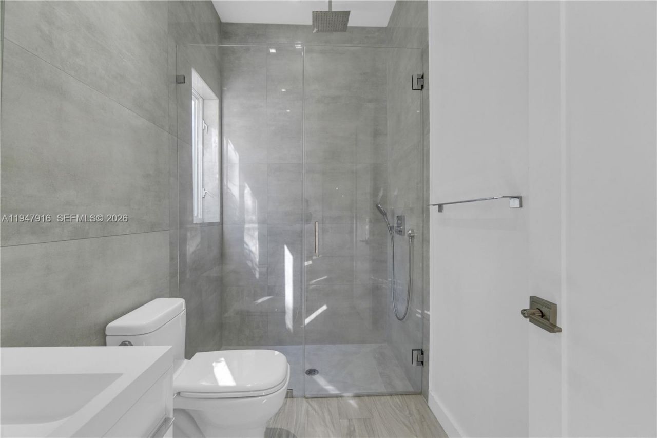 760 NE 115th St, Biscayne Park, FL 33161 Photo