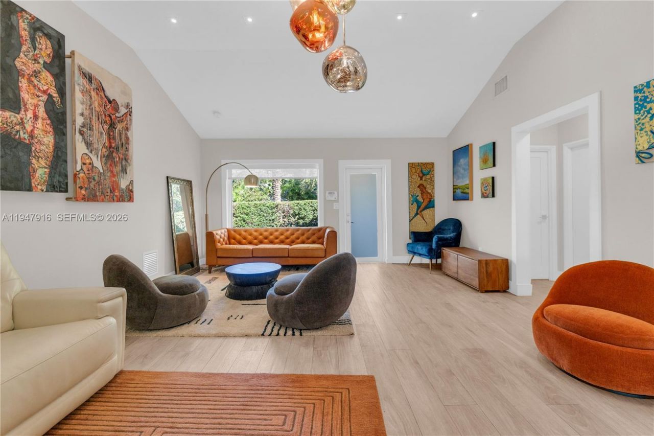 760 NE 115th St, Biscayne Park, FL 33161 Photo