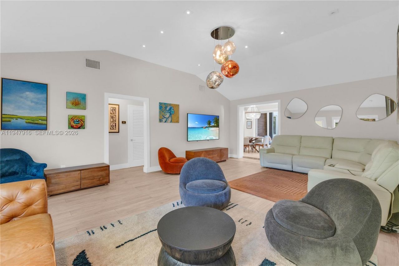 760 NE 115th St, Biscayne Park, FL 33161 Photo