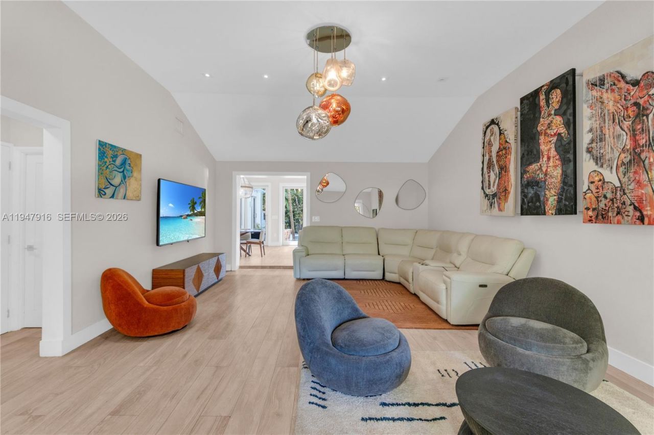 760 NE 115th St, Biscayne Park, FL 33161 Photo