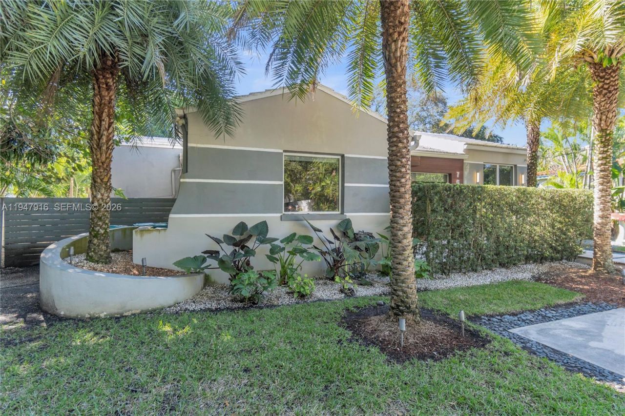 760 NE 115th St, Biscayne Park, FL 33161 Photo