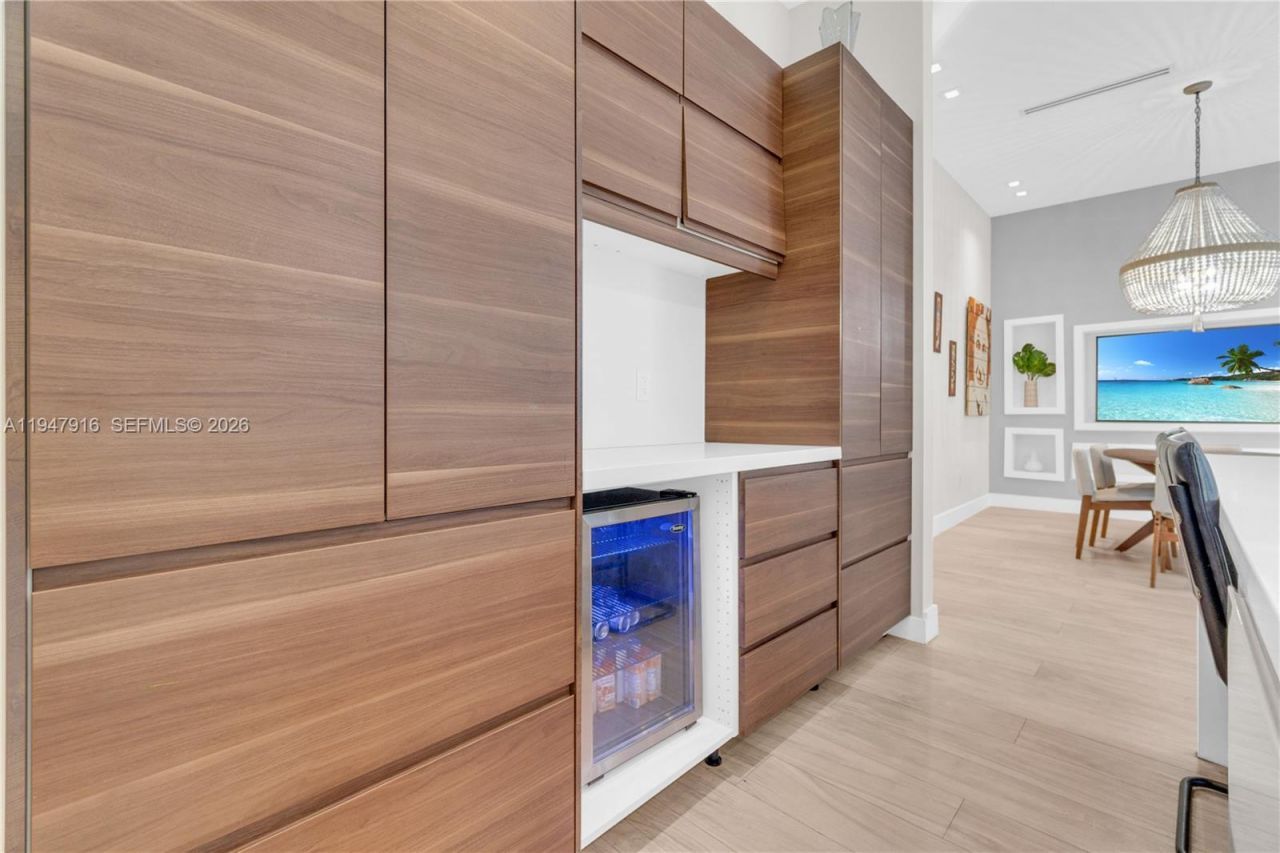 760 NE 115th St, Biscayne Park, FL 33161 Photo