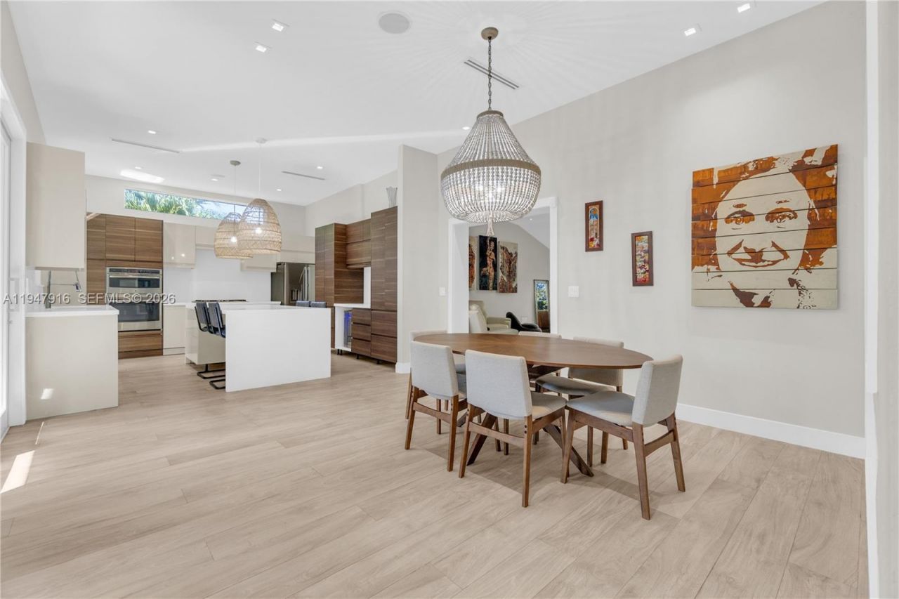 760 NE 115th St, Biscayne Park, FL 33161 Photo