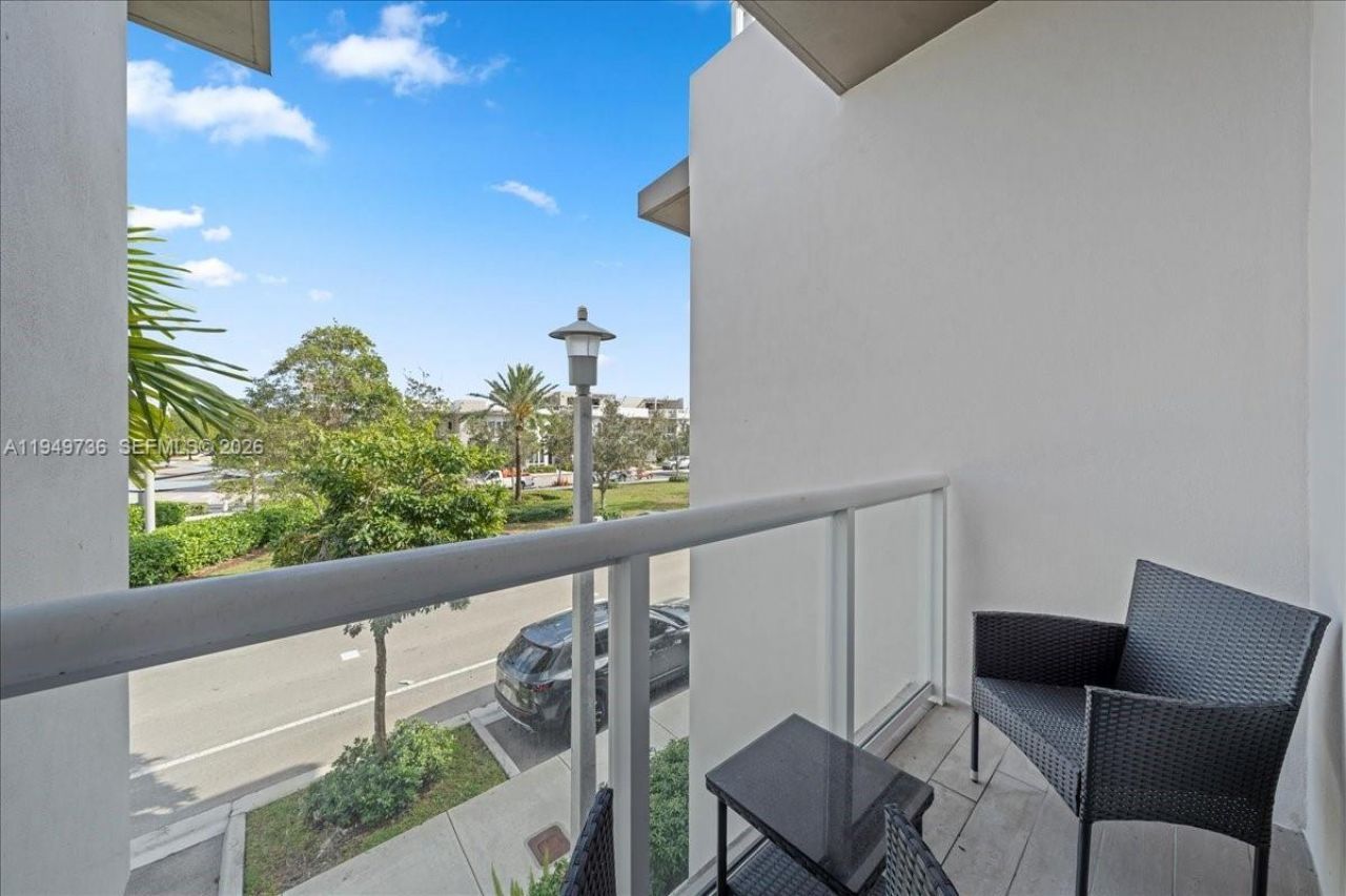 6402 NW 104th Path, Doral, FL 33178 Photo