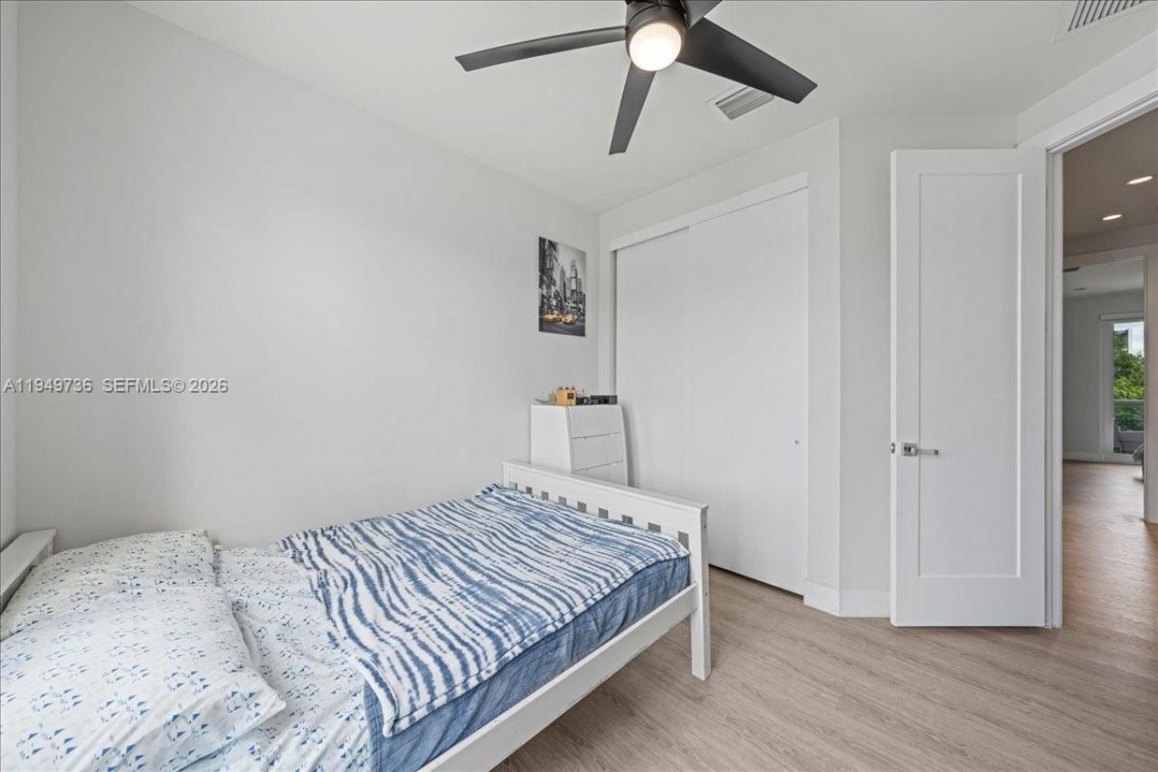 6402 NW 104th Path, Doral, FL 33178 Photo