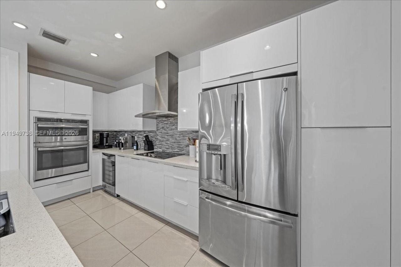 6402 NW 104th Path, Doral, FL 33178 Photo