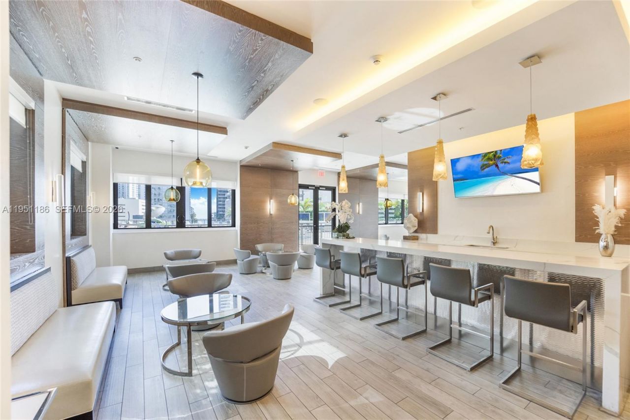 999 SW 1st Ave , Unit 1208, Miami, FL 33130 Photo