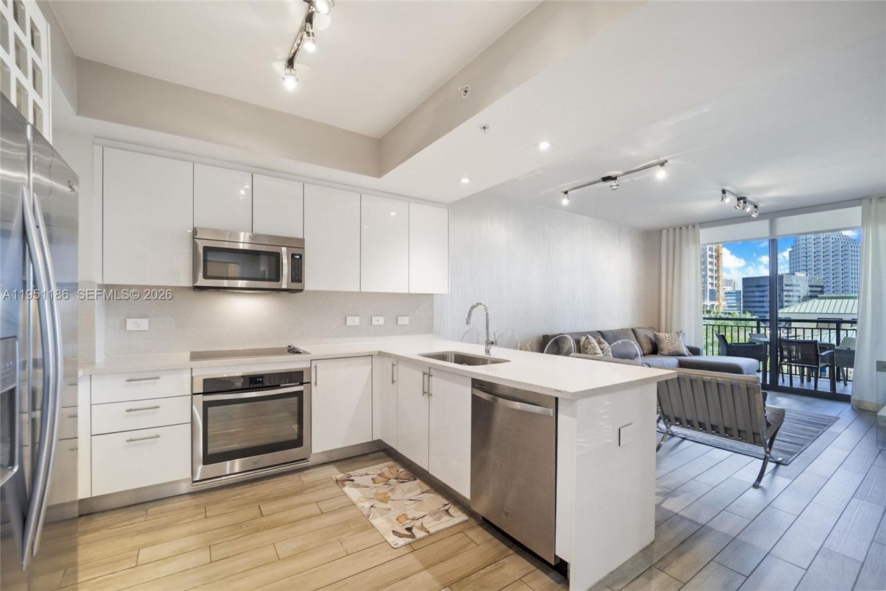 999 SW 1st Ave, Unit 1208, Miami, FL 33130 Photo