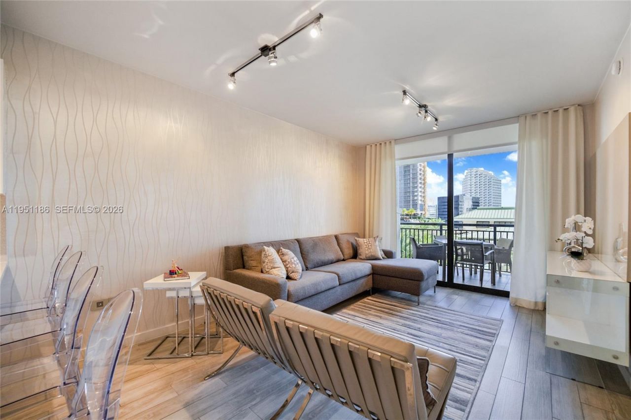 999 SW 1st Ave , Unit 1208, Miami, FL 33130 Photo