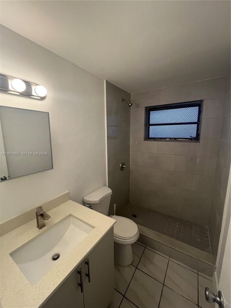 1719 NW 16th St, Unit A, Miami, FL 33125 Photo