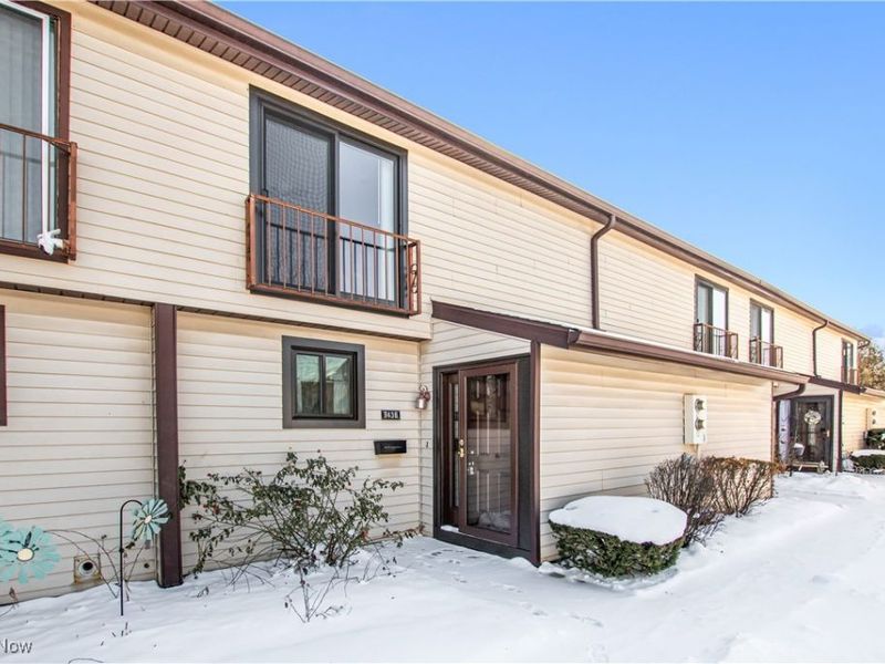 7436 Pine River Court, Unit C52, Middleburg Heights, OH 44130 Photo 1