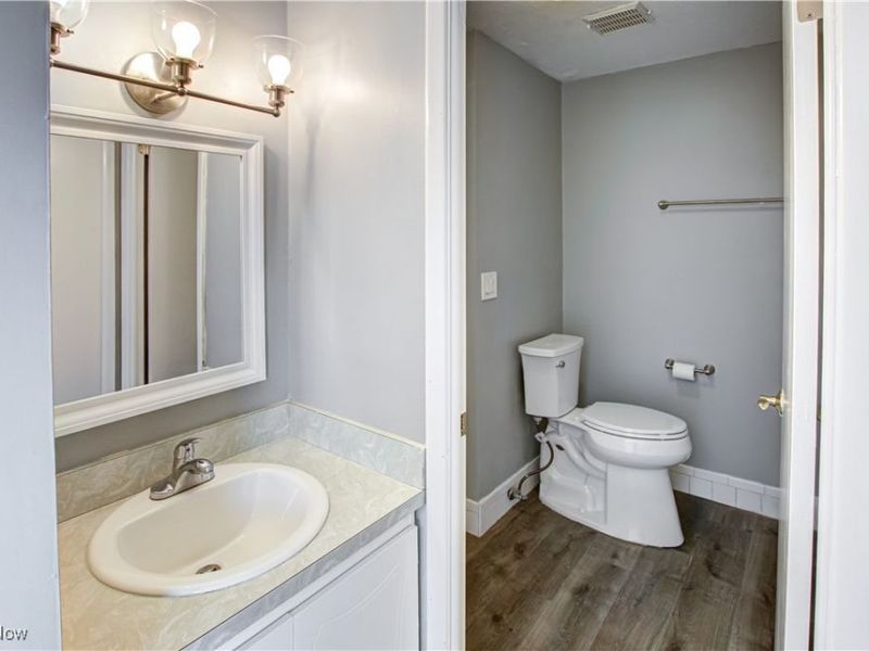 7436 Pine River Court, Unit C52, Middleburg Heights, OH 44130 Photo 23