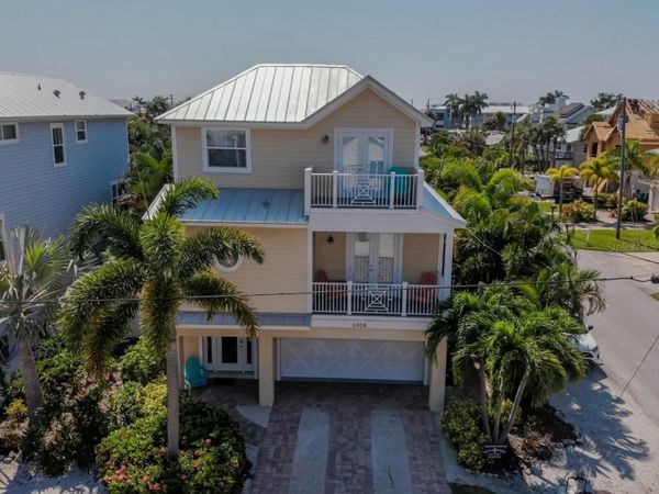 6908 HOLMES BOULEVARD, HOLMES BEACH, FL 34217