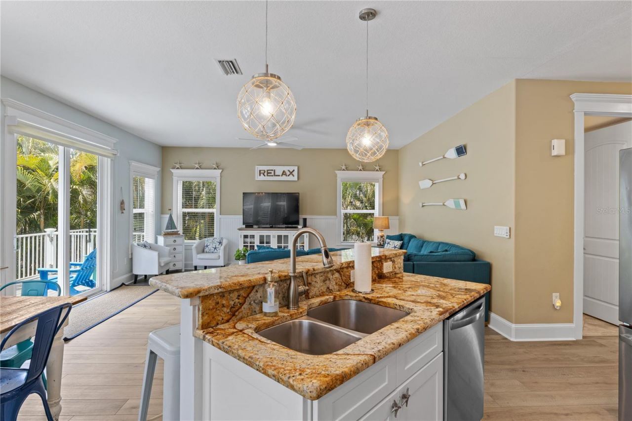 6908 Holmes Boulevard, Holmes Beach, FL 34217 Photo