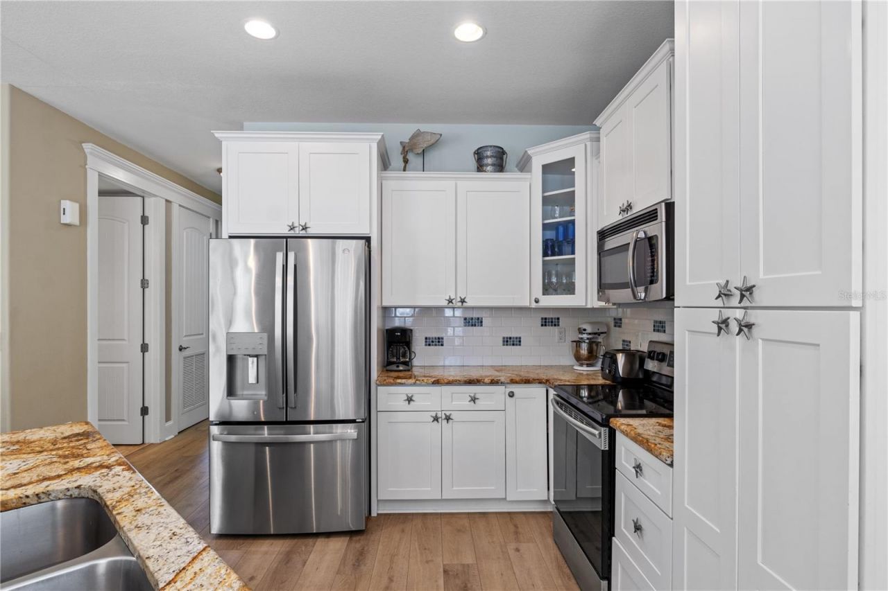 6908 Holmes Boulevard, Holmes Beach, FL 34217 Photo