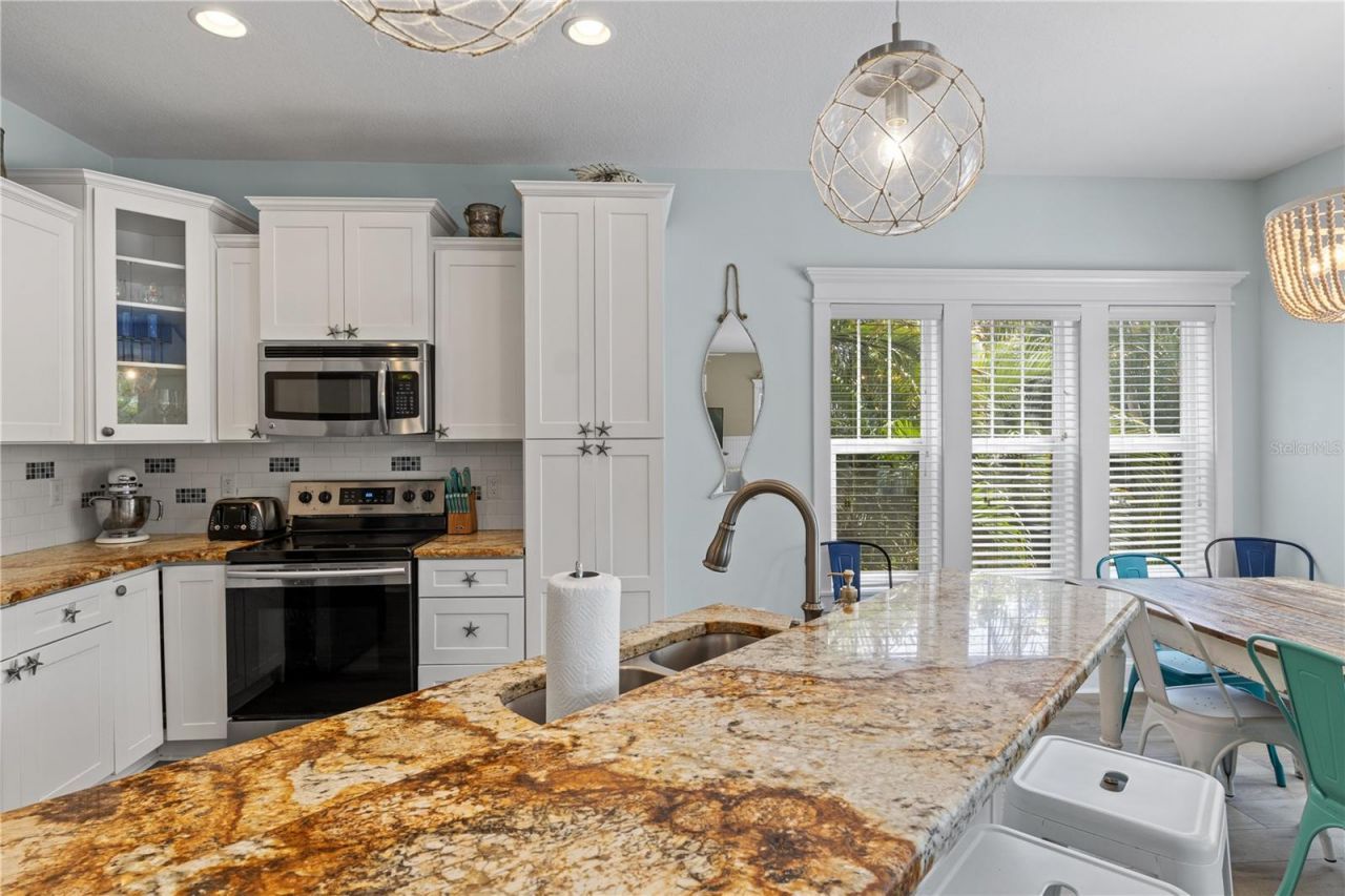 6908 Holmes Boulevard, Holmes Beach, FL 34217 Photo