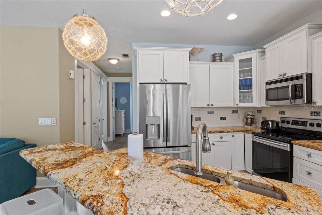 6908 Holmes Boulevard, Holmes Beach, FL 34217 Photo