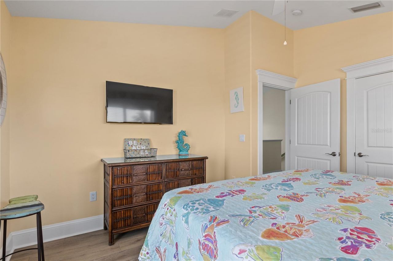 6908 Holmes Boulevard, Holmes Beach, FL 34217 Photo