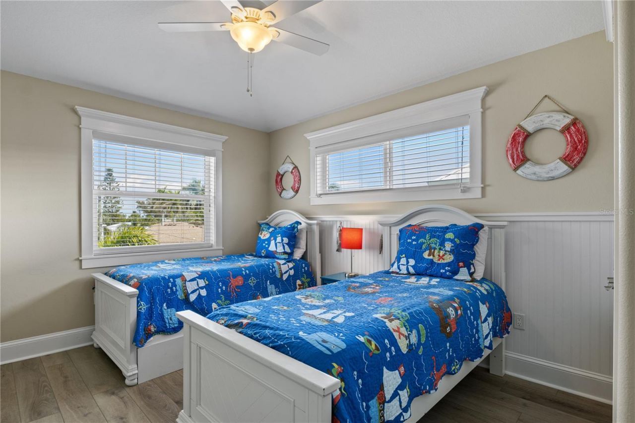 6908 Holmes Boulevard, Holmes Beach, FL 34217 Photo