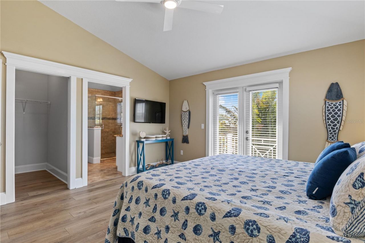 6908 Holmes Boulevard, Holmes Beach, FL 34217 Photo