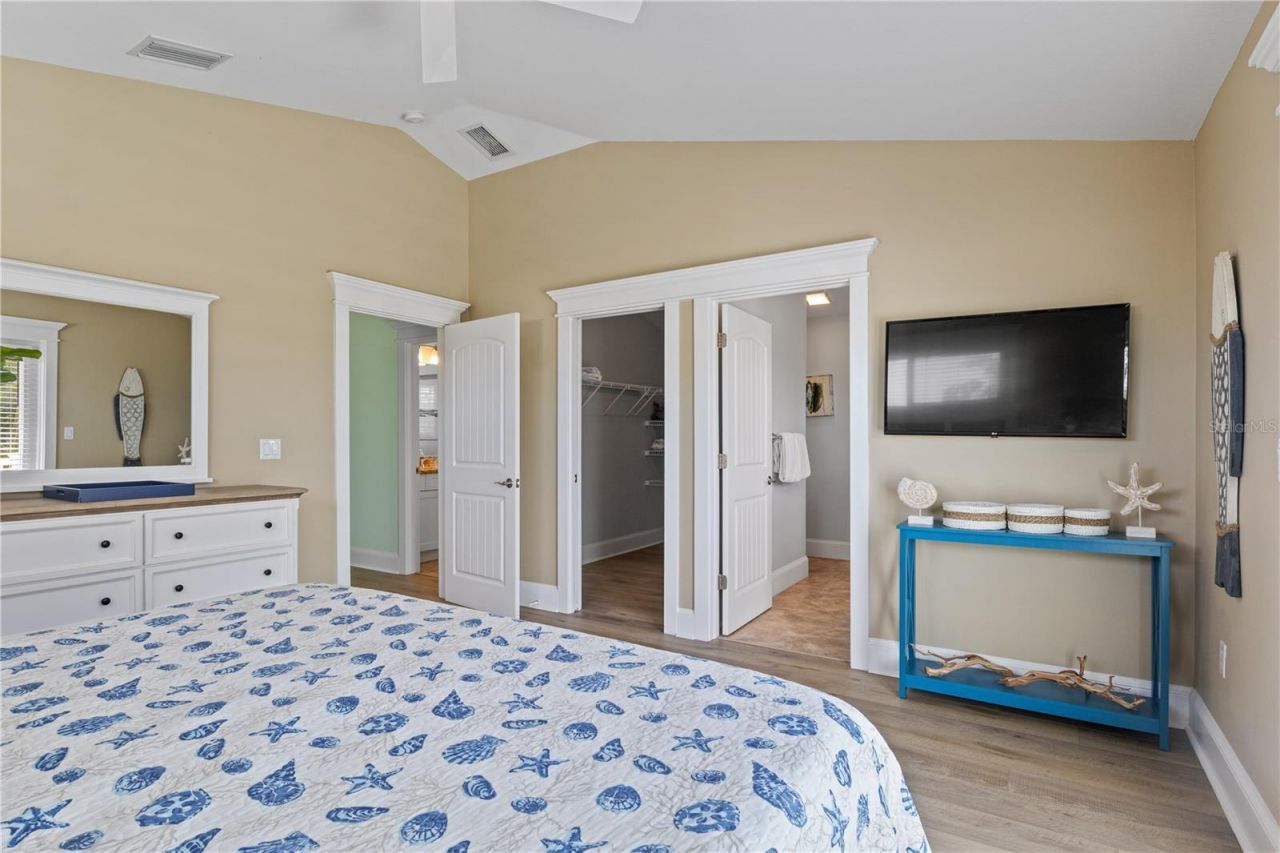 6908 Holmes Boulevard, Holmes Beach, FL 34217 Photo