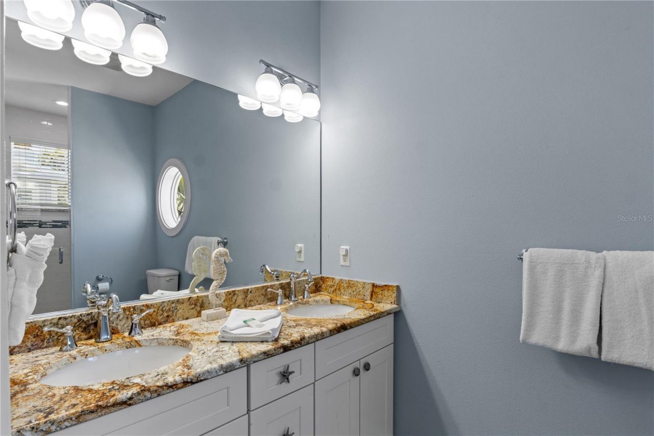 6908 Holmes Boulevard, Holmes Beach, FL 34217 Photo