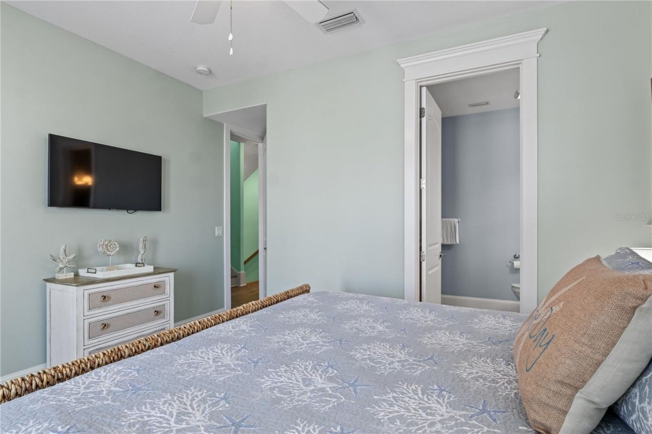 6908 Holmes Boulevard, Holmes Beach, FL 34217 Photo