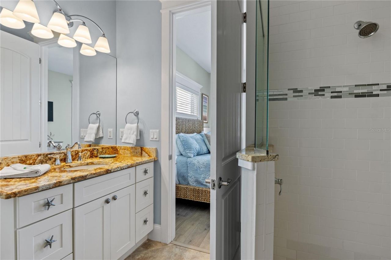 6908 Holmes Boulevard, Holmes Beach, FL 34217 Photo