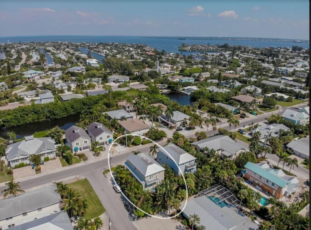 6908 Holmes Boulevard, Holmes Beach, FL 34217 Photo