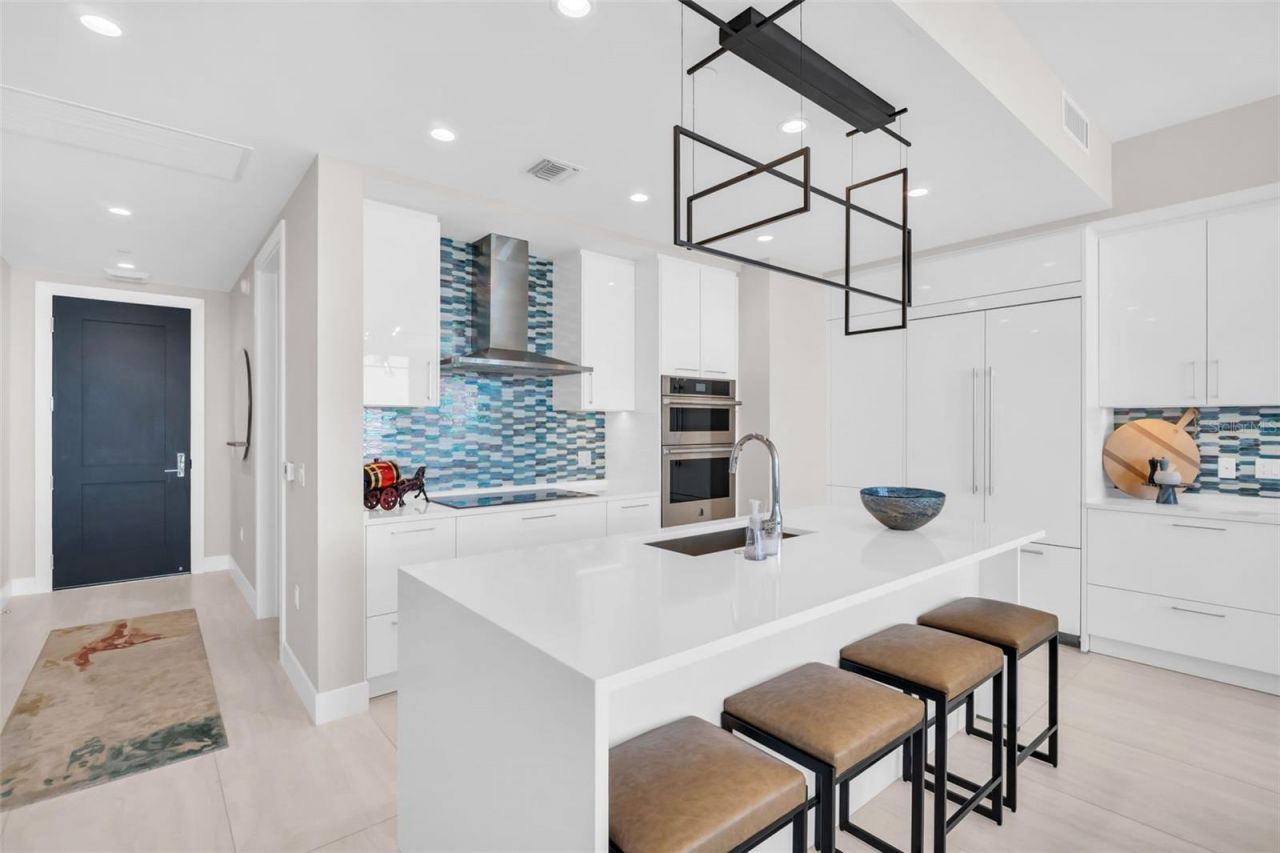 301 1st Street S, Unit 3306, Saint Petersburg, FL 33701 Photo